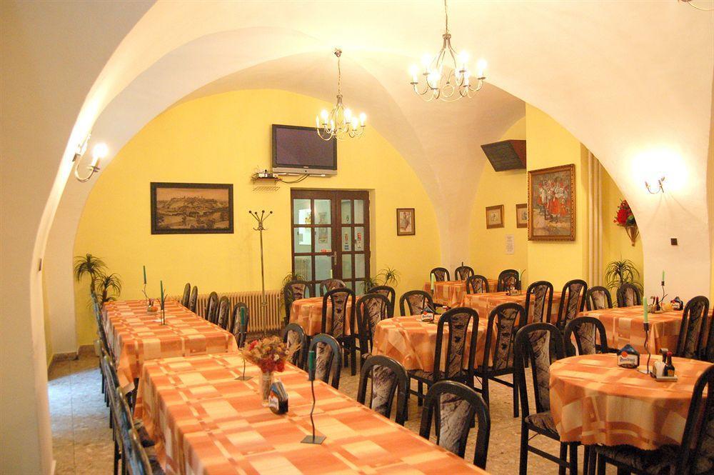 Hotel Morava Znojmo Esterno foto