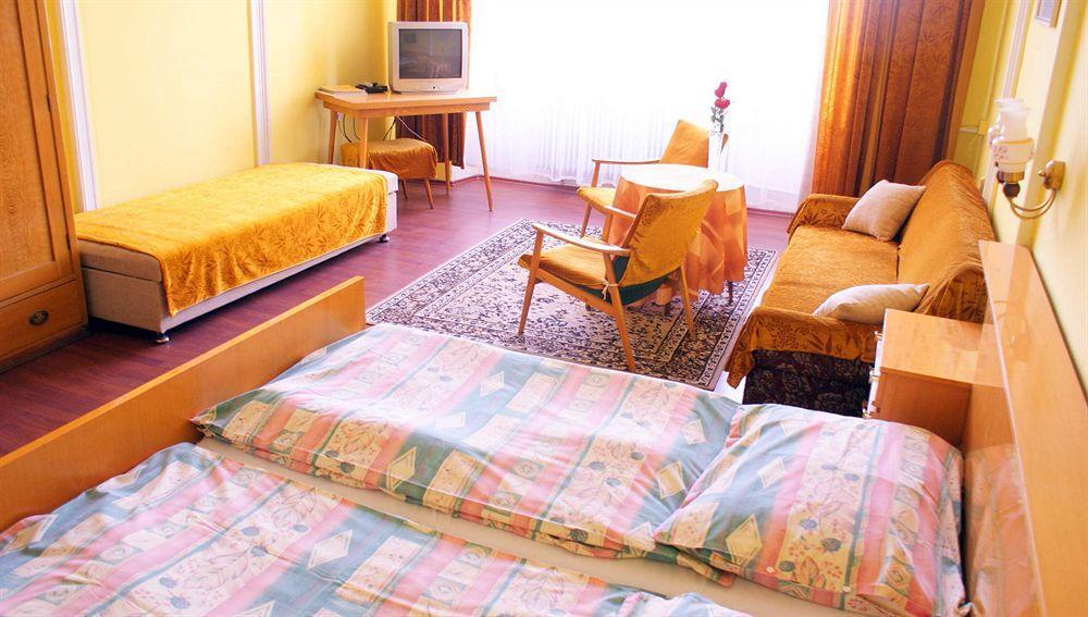 Hotel Morava Znojmo Esterno foto